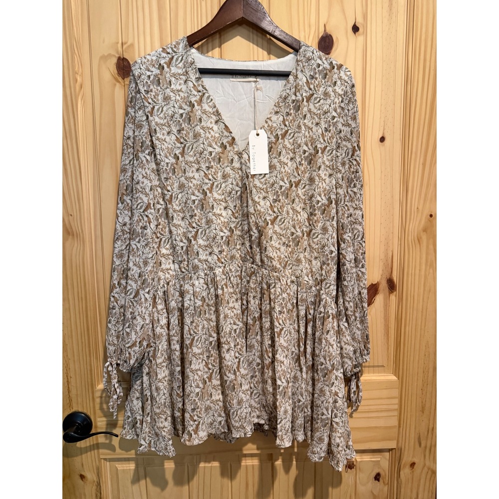 By Together Neutral Floral Pleated Mini Dress Long Sleeve V-Neck L4610 Med NWT
